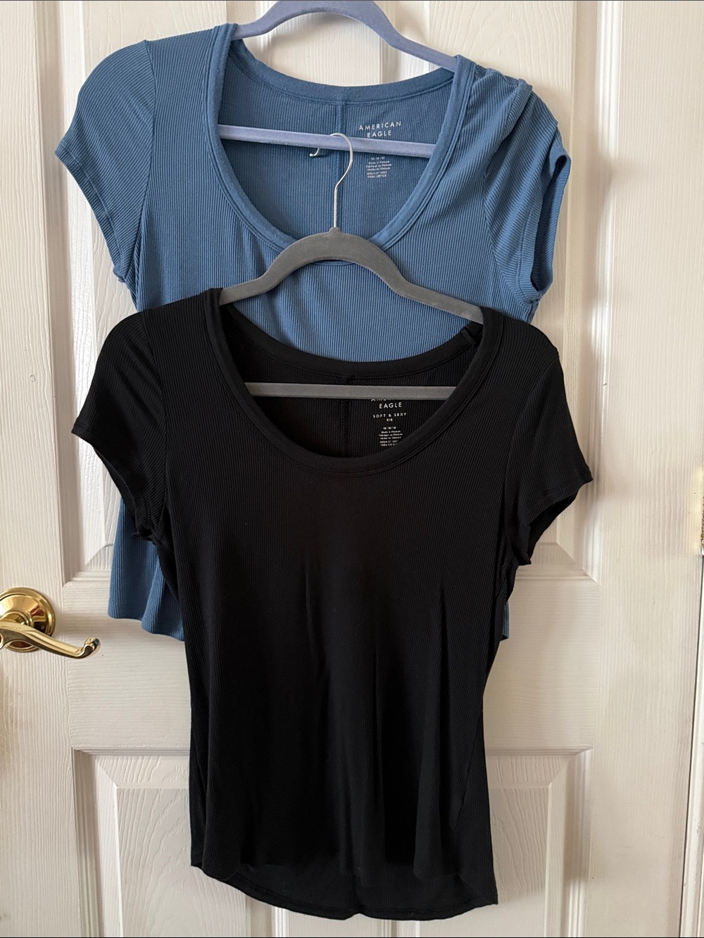 American Eagle Outfitters Women’s Short Sleeve Scoop Neck Tee - Black & Blue